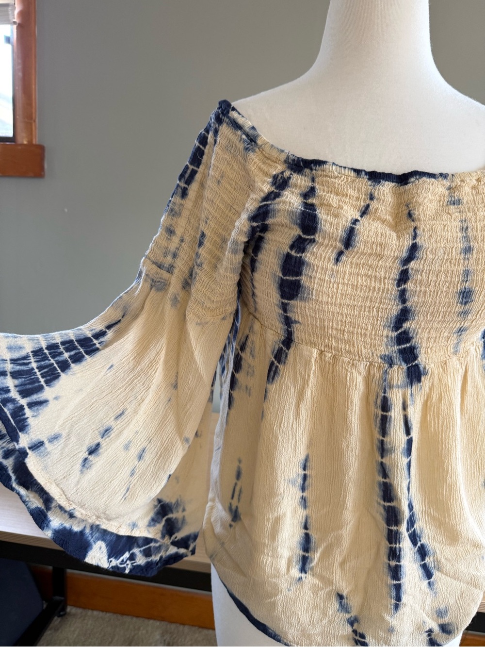 Angie Tie Dye Smocked Babydoll Blouse XL Bell Sleeve Boho Cream Blue